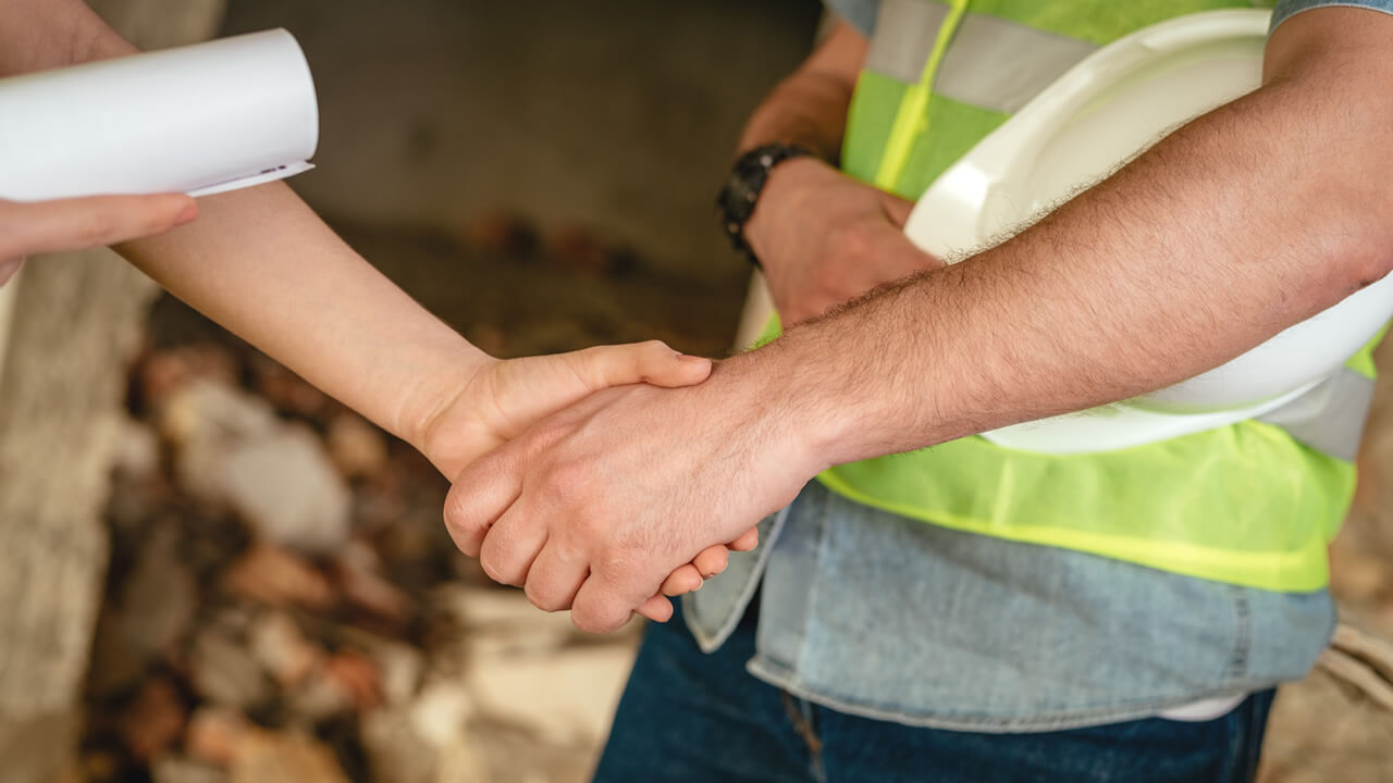 ¿Obtener permiso de trabajo por ajuste de estatus en Herndon?